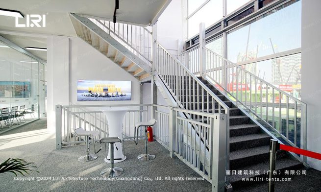 三层篷房室内楼梯