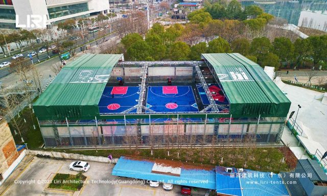 篮球场电动伸缩篷正面图