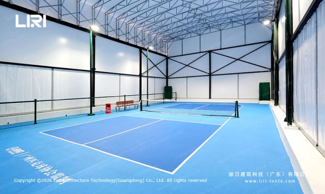 匹克球电动伸缩顶棚内部空间