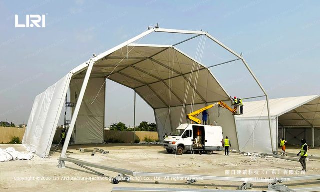 民用机场飞机篷搭建图