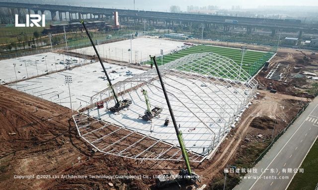 室内足球场篷房搭建现场