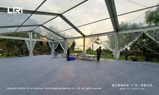 草坪宴会篷房搭建现场