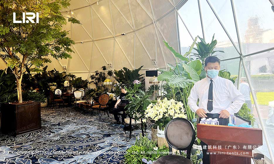 球形篷房餐厅接待区
