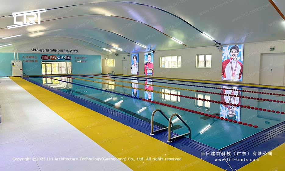 游泳池篷房室内泳池全景