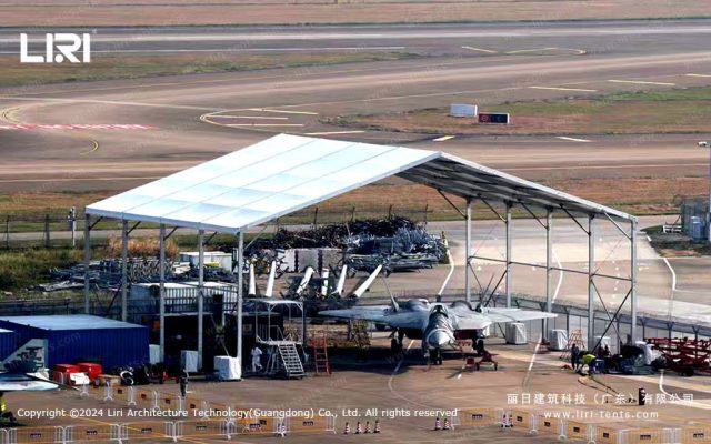 铝基机篷用于飞机日常检修维护