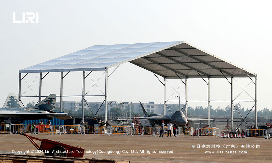 铝基机篷飞机维护作业空间