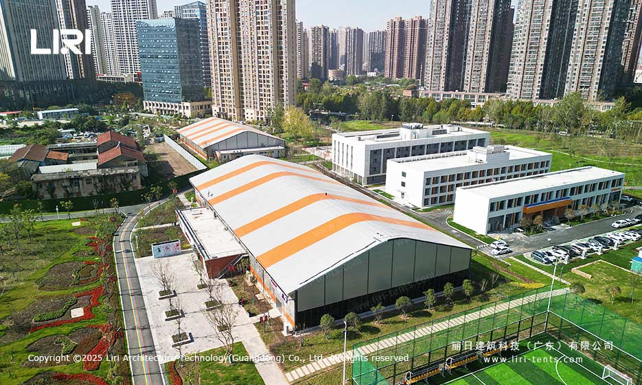 羽毛球馆篷房航拍图